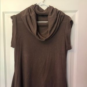 Sleeveless tunic